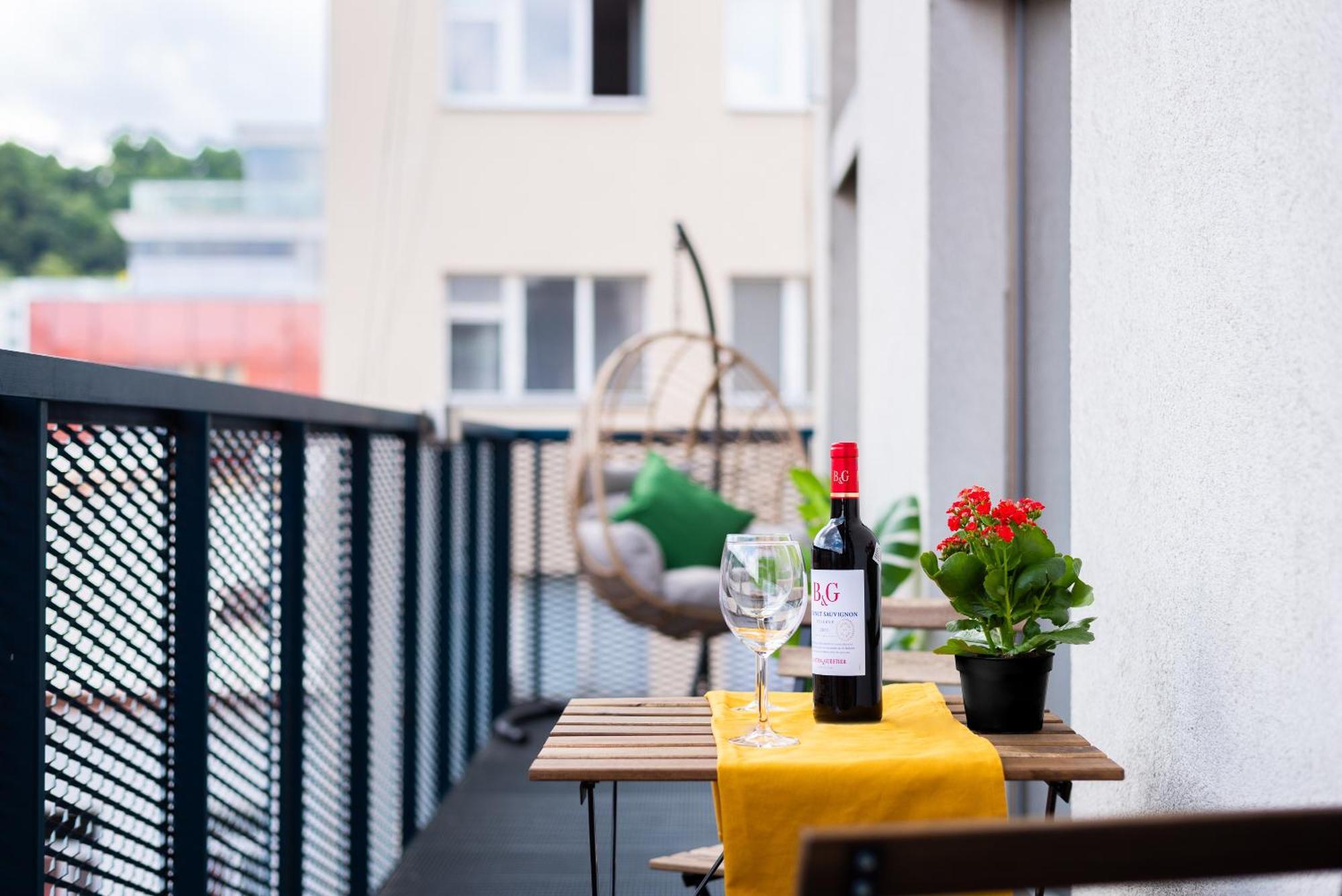 2-level On Krizikova Near The Metro Apartment Prag