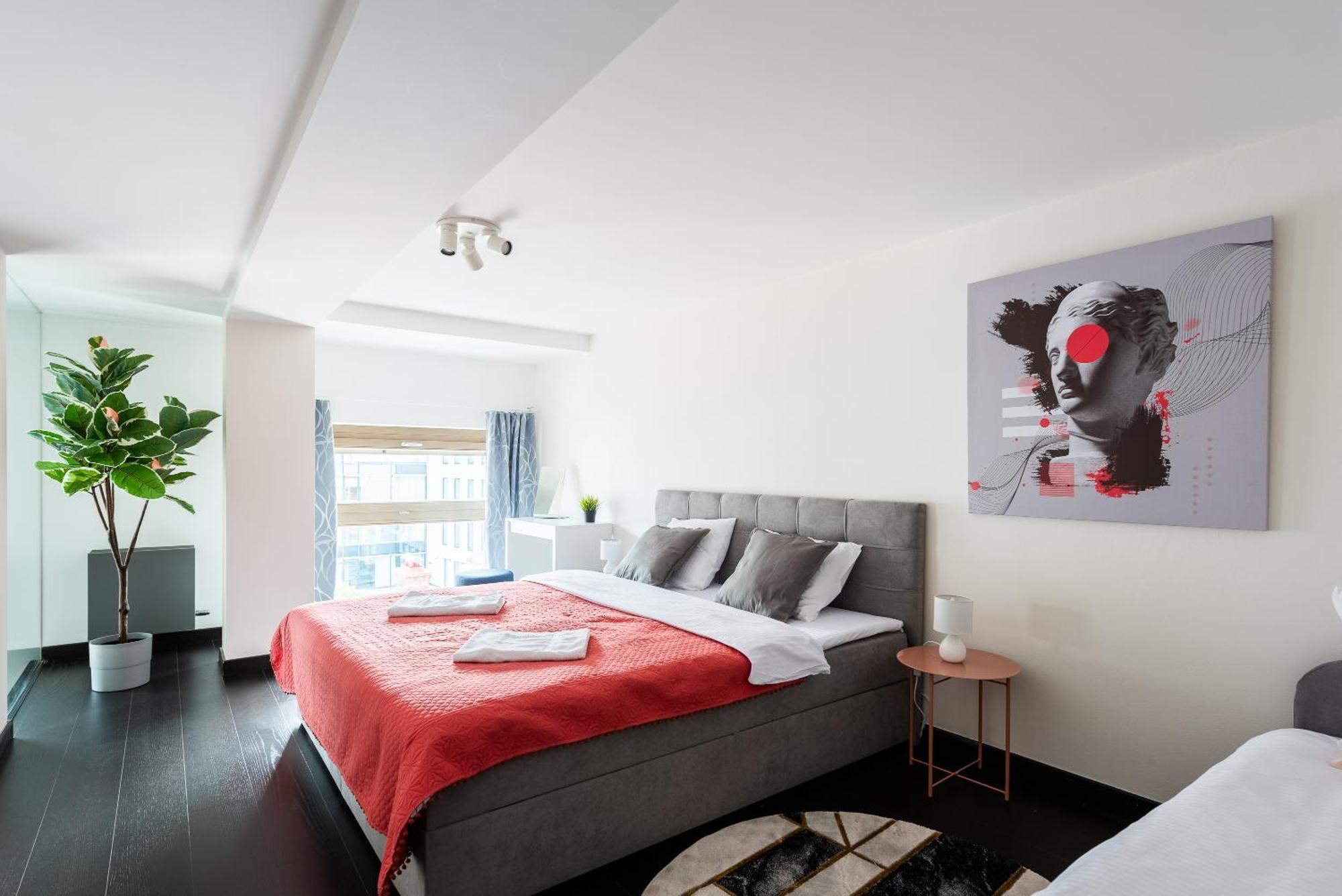 Apartment 2-level On Krizikova Near The Metro Prag