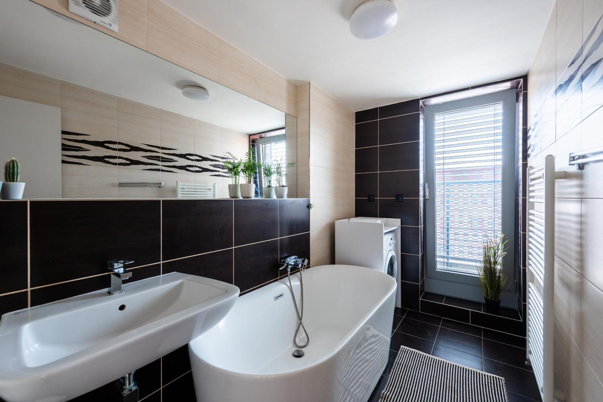 Apartment 2-level On Krizikova Near The Metro Prag
